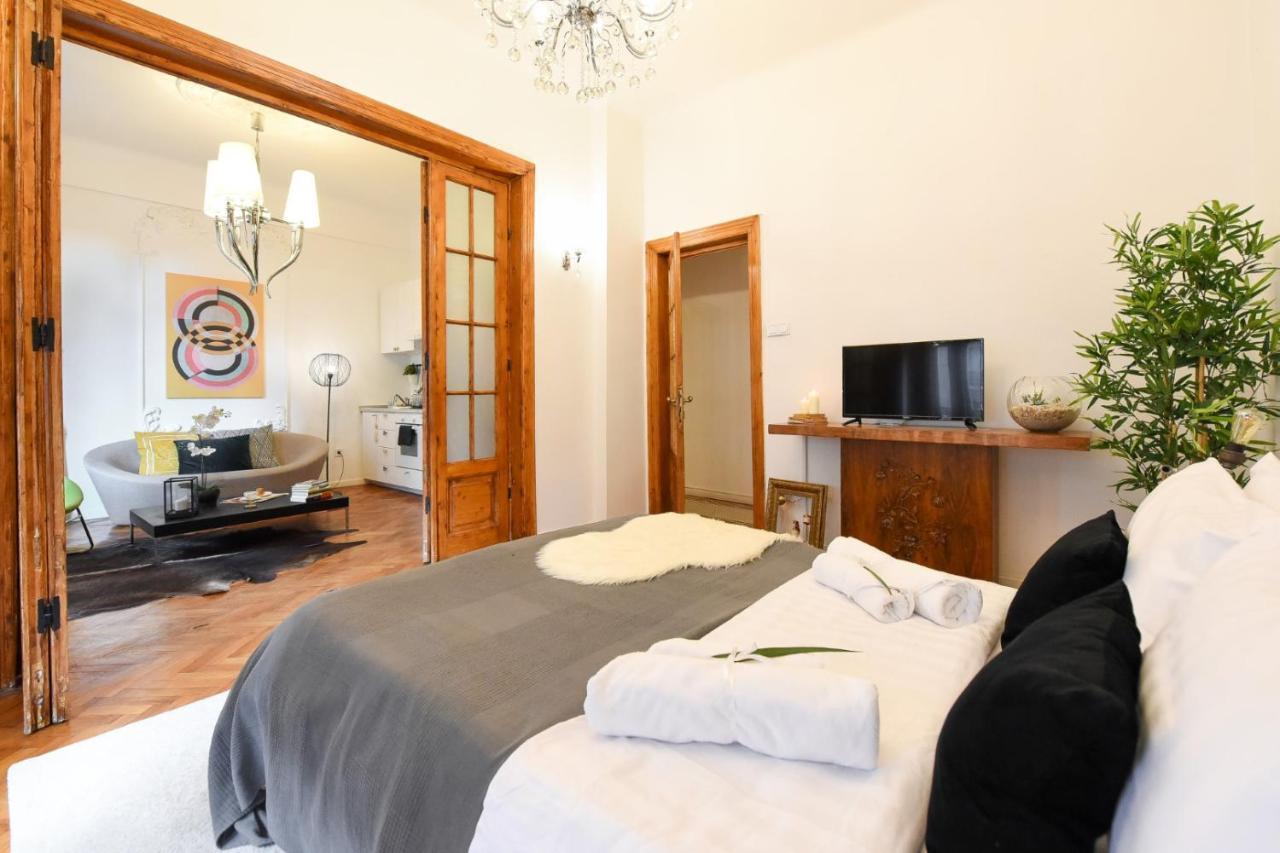 דירות בוקרשט Love.Travel.Explore ♥️Apt W/ Balcony In Old Town מראה חיצוני תמונה
