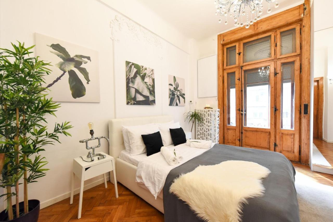 דירות בוקרשט Love.Travel.Explore ♥️Apt W/ Balcony In Old Town מראה חיצוני תמונה