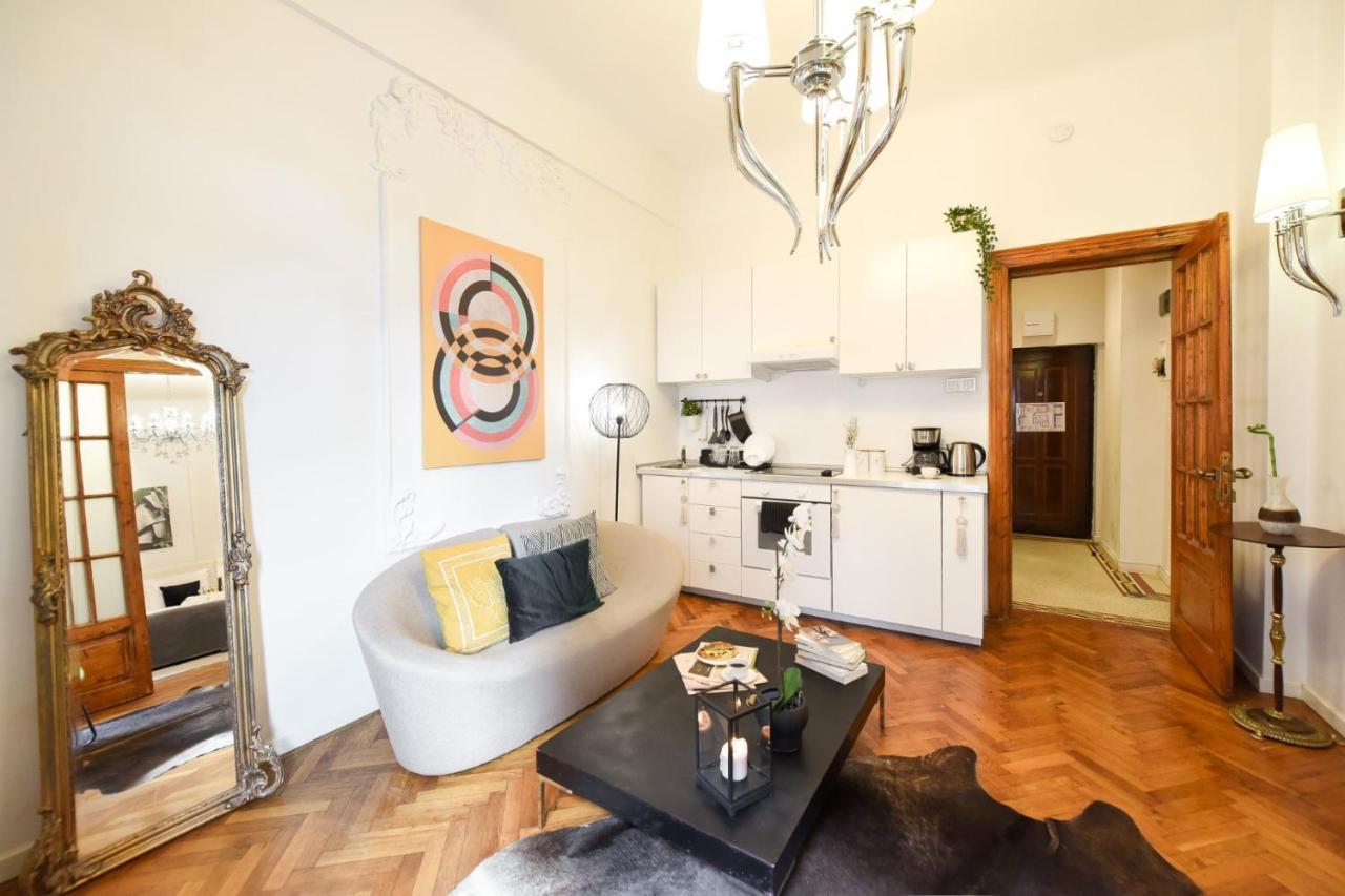 דירות בוקרשט Love.Travel.Explore ♥️Apt W/ Balcony In Old Town מראה חיצוני תמונה