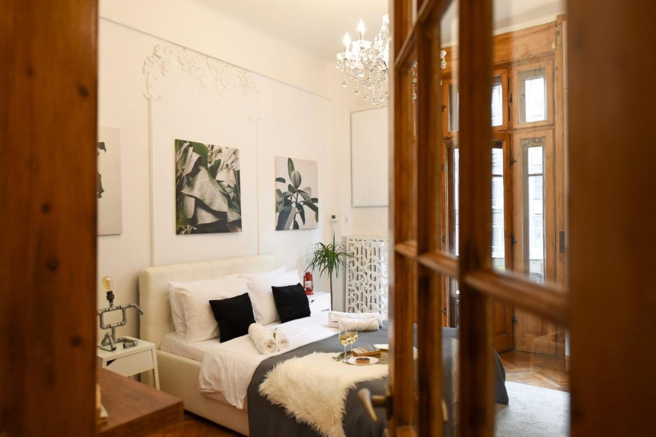 דירות בוקרשט Love.Travel.Explore ♥️Apt W/ Balcony In Old Town מראה חיצוני תמונה