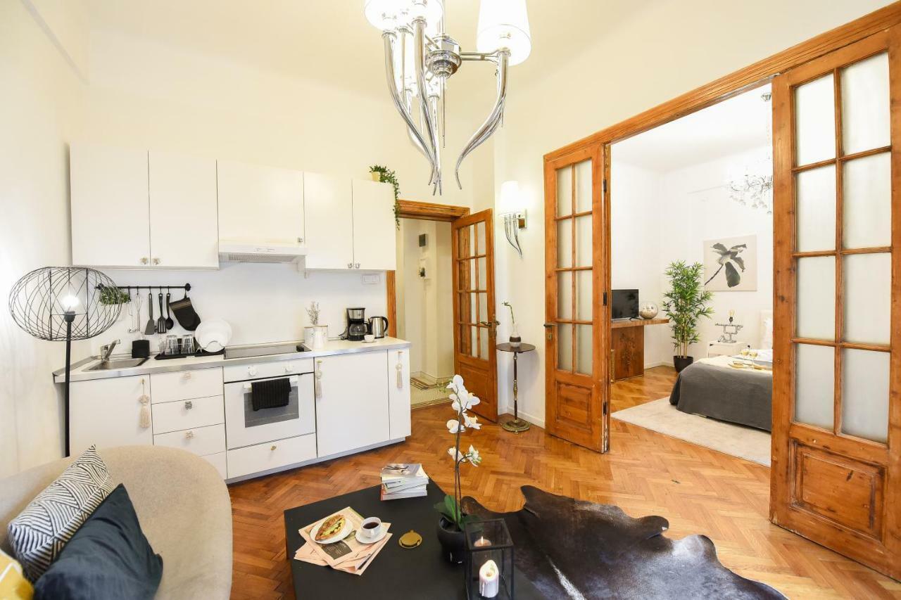 דירות בוקרשט Love.Travel.Explore ♥️Apt W/ Balcony In Old Town מראה חיצוני תמונה