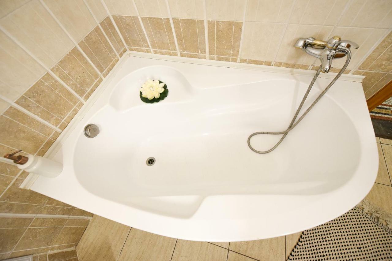 דירות בוקרשט Love.Travel.Explore ♥️Apt W/ Balcony In Old Town מראה חיצוני תמונה
