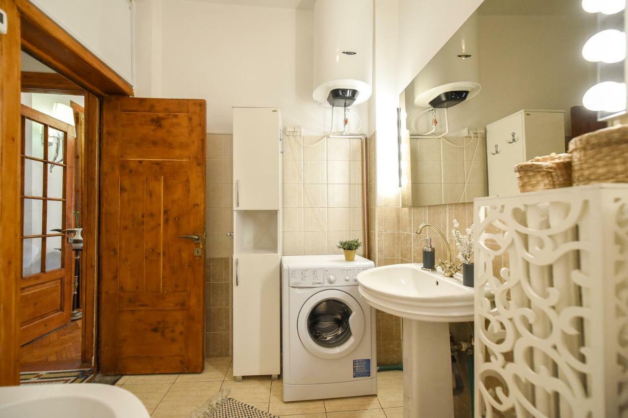 דירות בוקרשט Love.Travel.Explore ♥️Apt W/ Balcony In Old Town מראה חיצוני תמונה